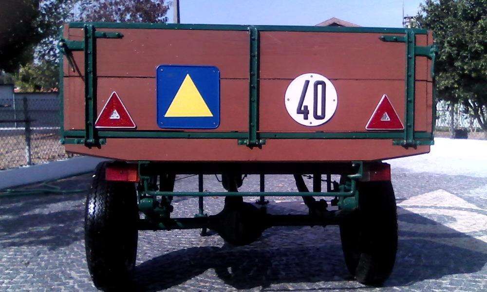 Atrelado Reboque caixa 5 velocidades