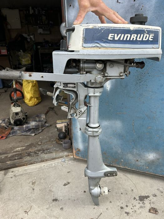 Продам лодочний двигун EVINRUDE 2к.с
