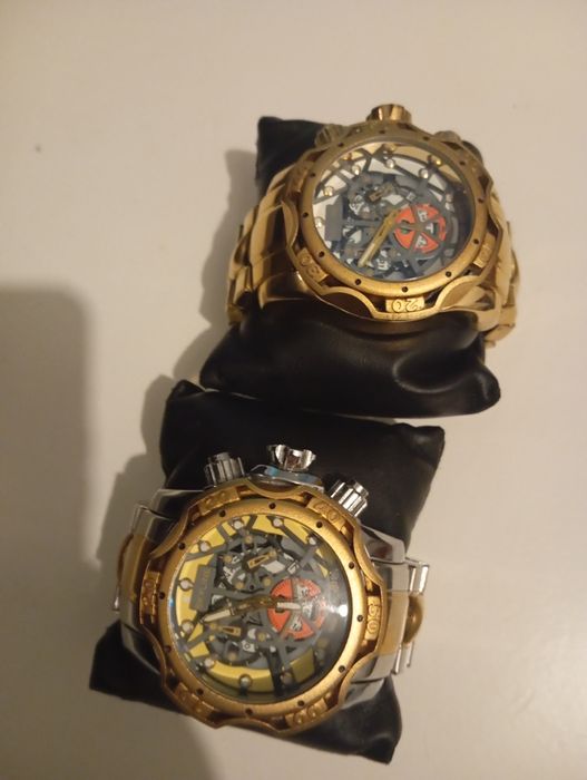 Relógios skyline vendo os 2 juntos