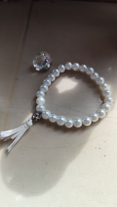 Damska bransoletka perły białe