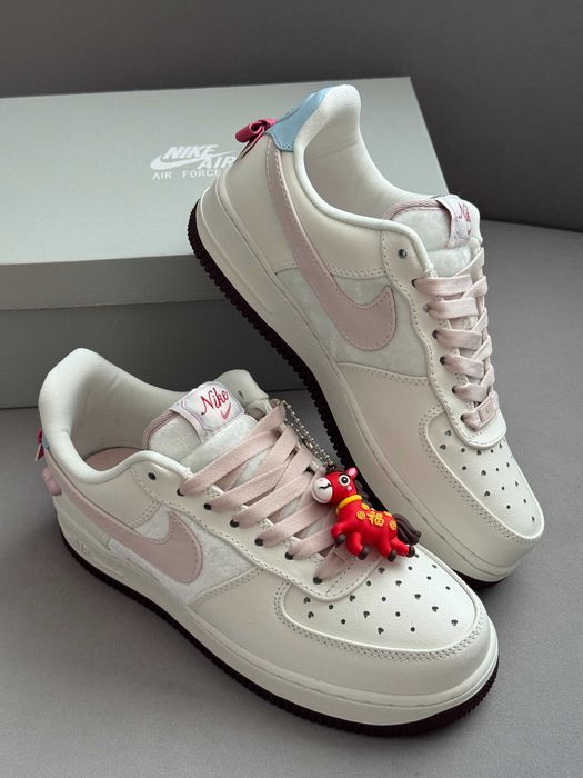 Женские кроссовки Nike Air Force 1 Low Valentine's Day 36-41 Хит Весны