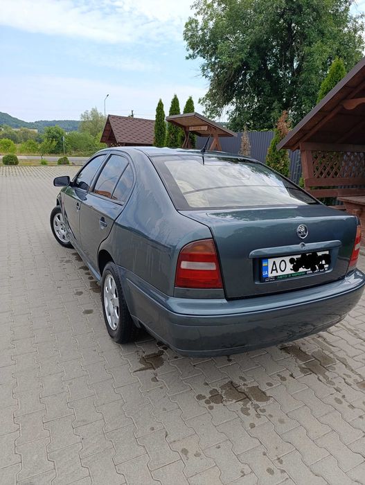 Продам автомобіль Шкода Тур
