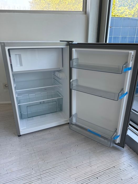 Mini Refrigerator 122L - New