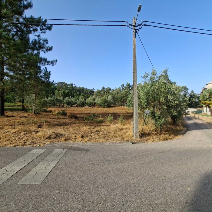 Vendo terreno em Vale Marelo com área aproximada de 9000m2"