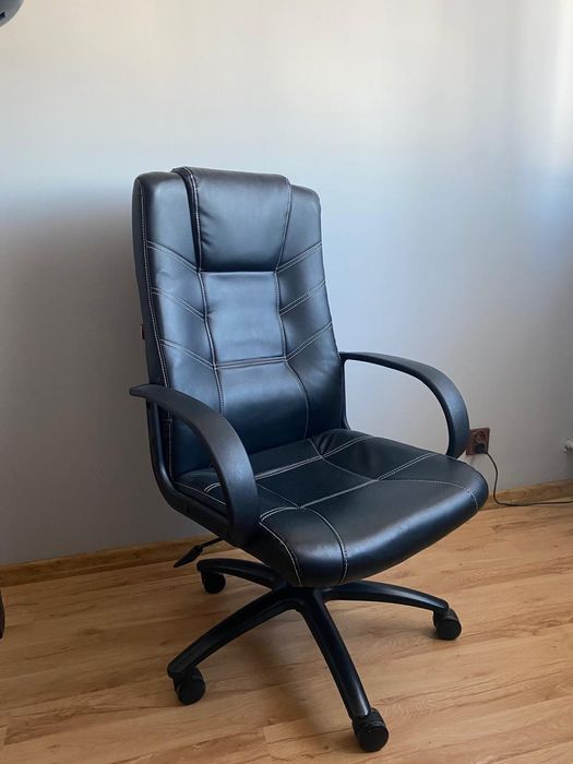 Fotel obrotowy biurowy