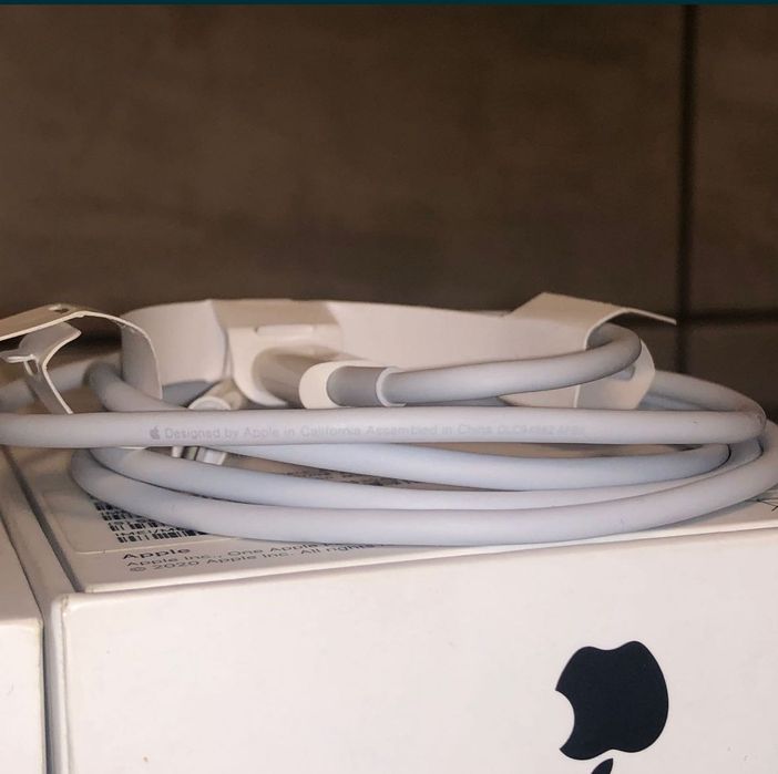 Швидка 20w зарядка оригінал оем
комплект на apple iphone fast charge