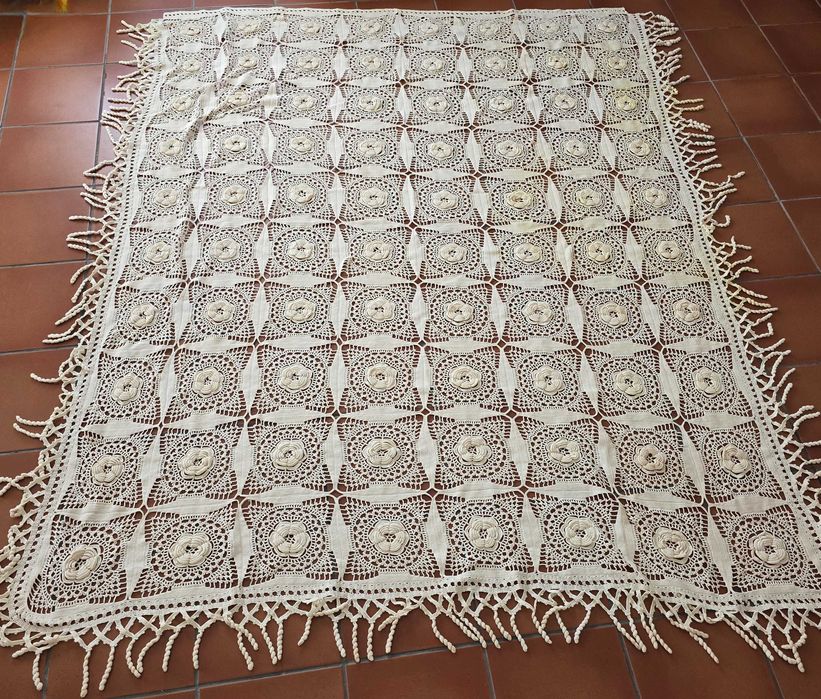 Colcha branca em renda