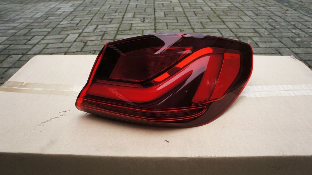 TYLNA PRAWA LAMPA BMW 1 I F40 LED