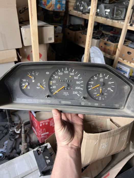 Панель приладів Mercedes W124 diesel дизель