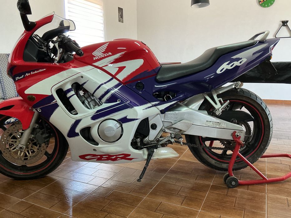 Moto Honda CBR 600 F