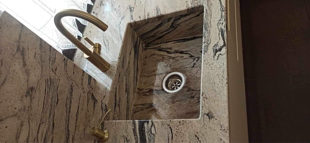 Blaty granit , konglomerat , marmur