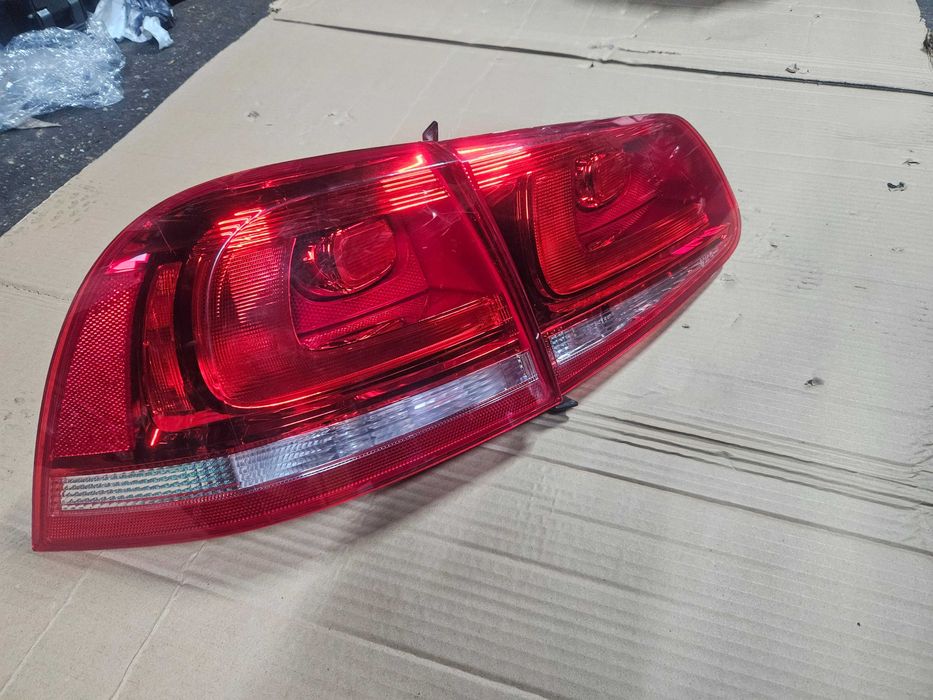 Lampa tylna lewa strona VW Touareg 7p