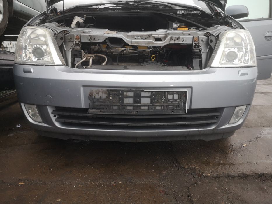 Opel Meriva A zderzak przedni xenon