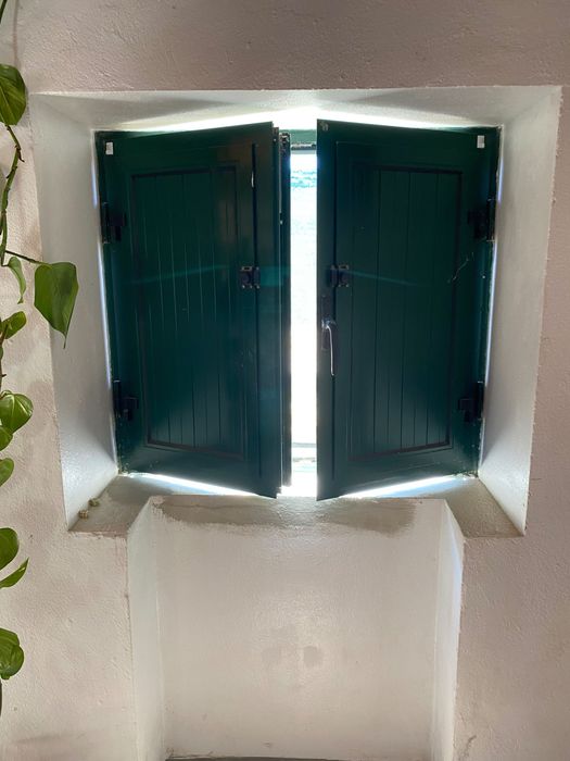 3 Janelas de alumínio em verde! 90 cm altura, 100 cm largura.