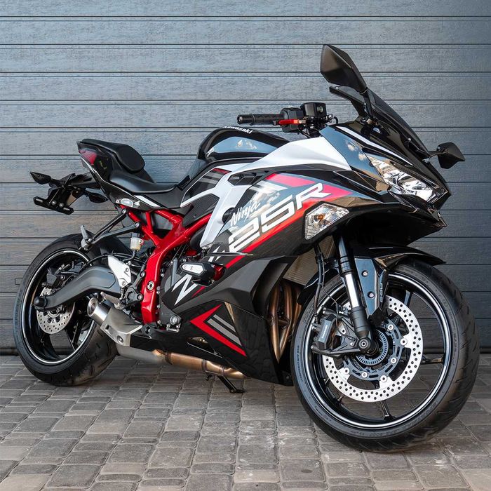 Продам мотоцикл Kawasaki ZX-25R (0987)