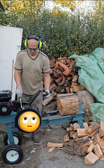 Łupanie rąbanie drewna MOCNĄ I SZYBKĄ Łuparka 15T kinetyczna spalinowa