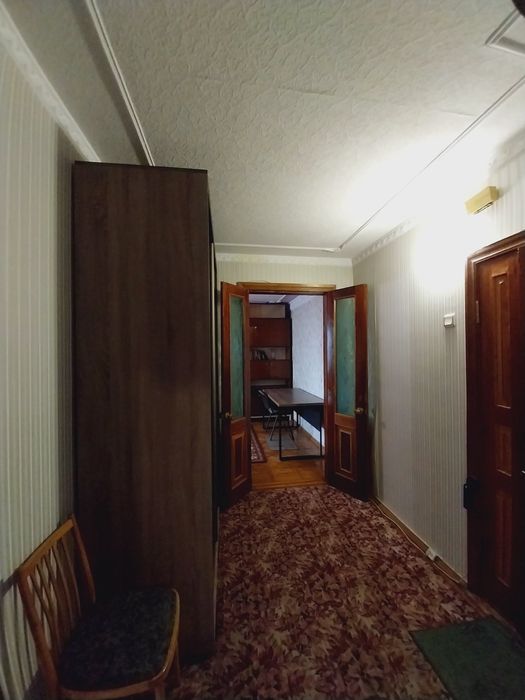 Сдам хорошую 2 комнатную квартиру! Метро!