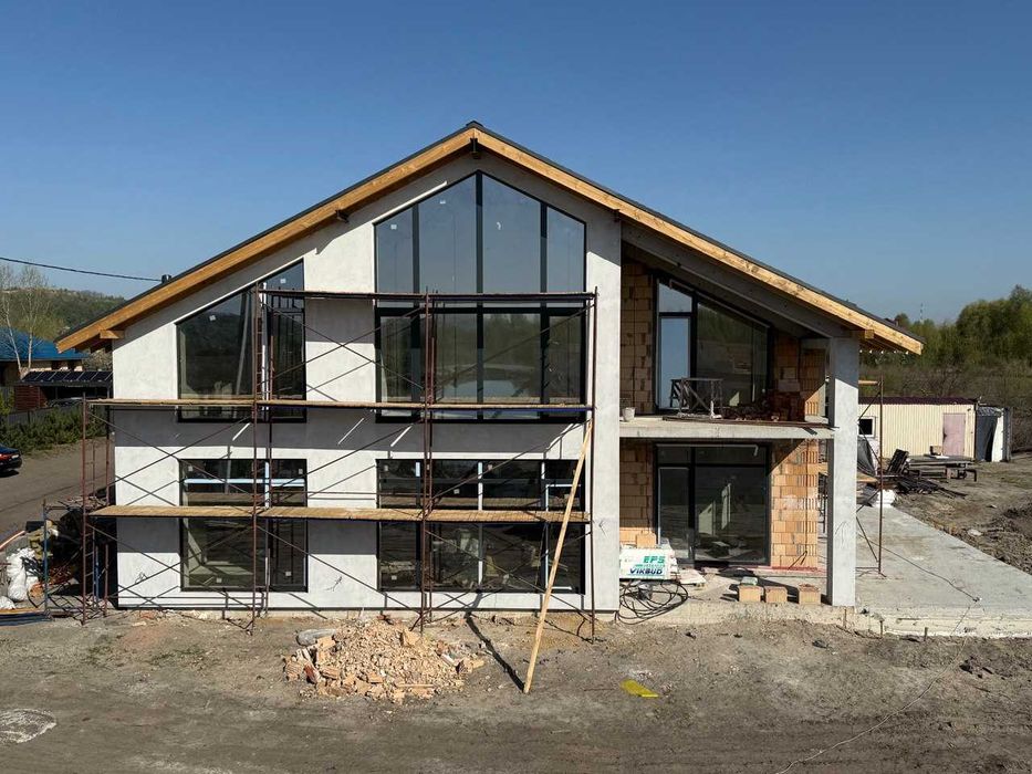 Будинок з видом на озеро та дизайнерським оздобленням!