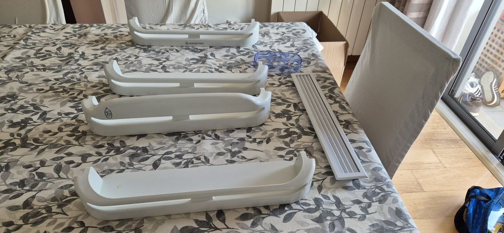 Várias peças para Frigorífico Indensit e  Ariston BCS 311 Encastre