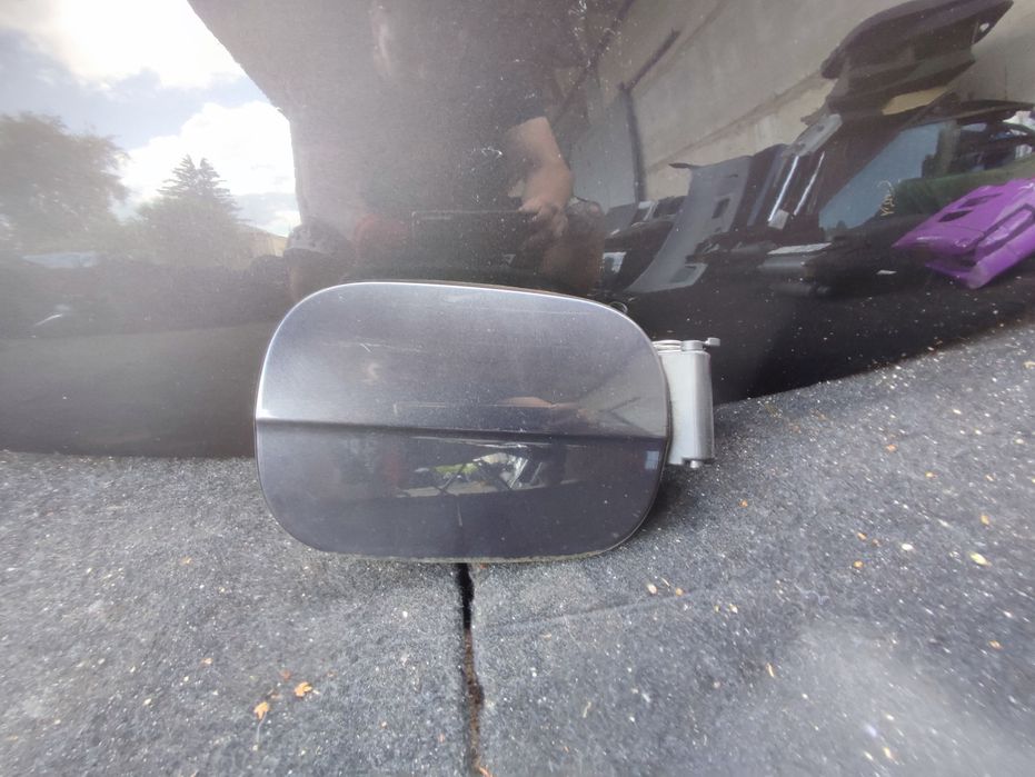 Кришка бензобаку зовнішня АУДІ А6 С6  2.7 ТДІ