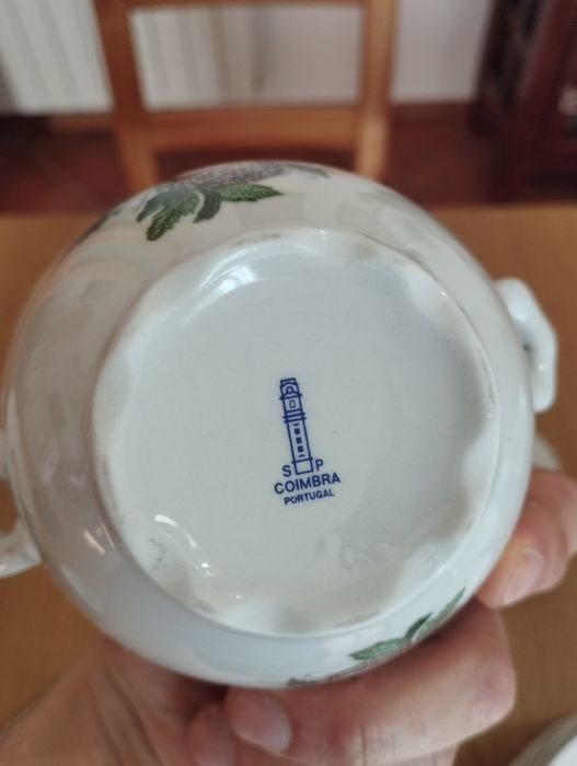 Conjunto de louça clássico floral