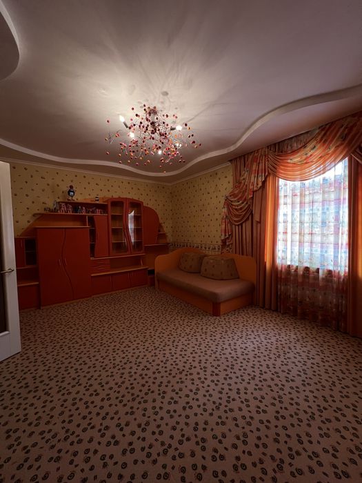 Продається будинок, район ресторану "Фаберже"