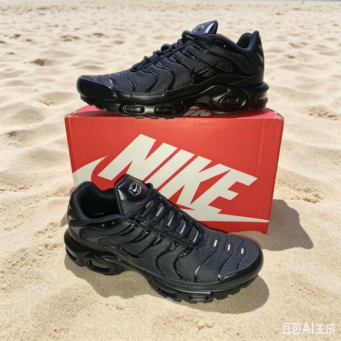 Stylowe czarne buty sportowe Nike Air Max TN, rozmiar 39