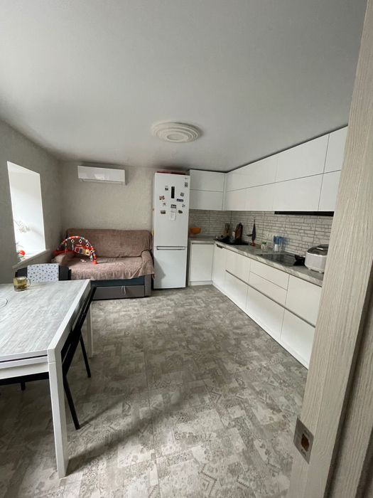 продается часть дома с мебелью и техникой на Слободке