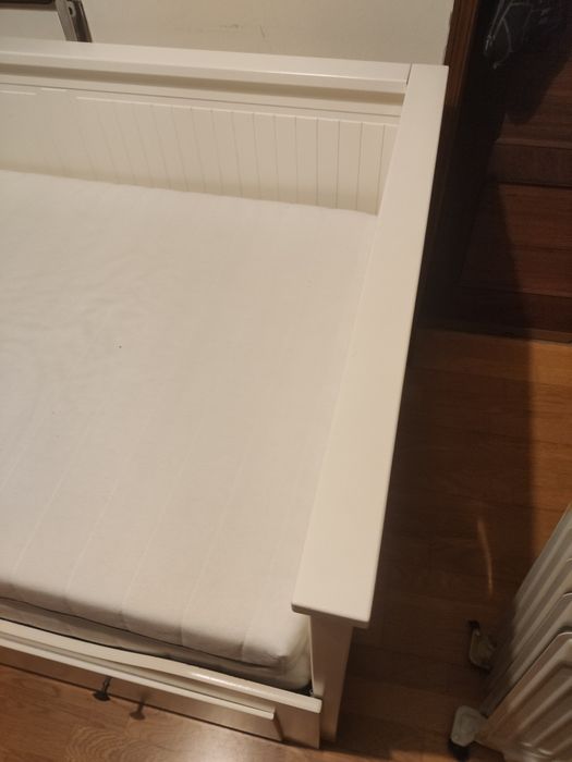 Cama solteiro e casal Hemnes com dois colchões