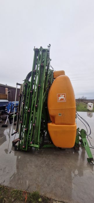 Оприскувач Amazone UF 1801