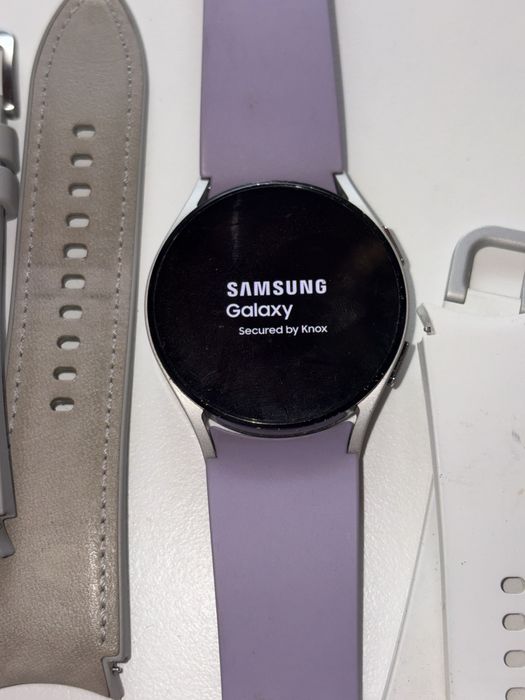 Samsung Galaxy Watch 5 40mm Silver — Bom estado