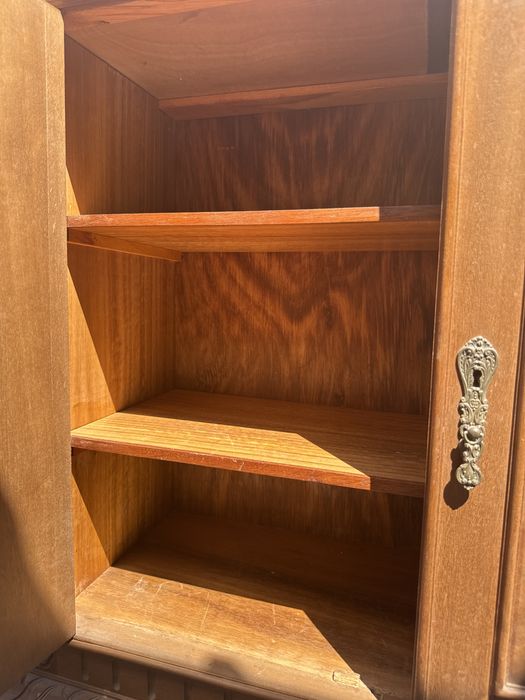 Móvel aparador antigo em madeira maciça