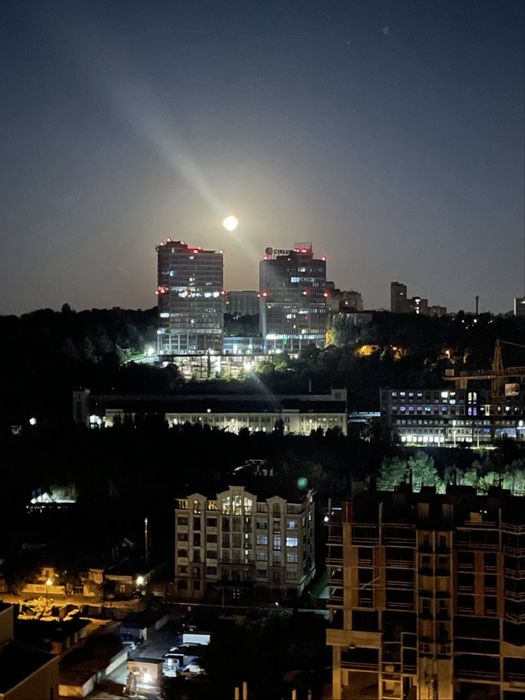 Видова простора двокімнатна квартира. Антоновича 72.