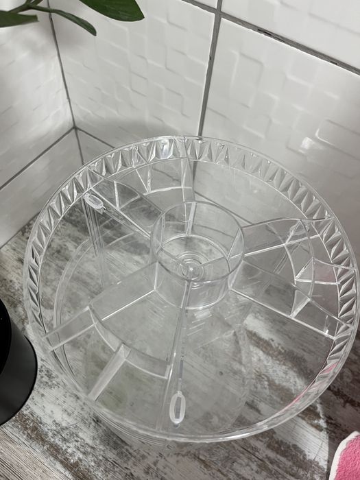 Органайзер для косметики, який  крутиться на 360•