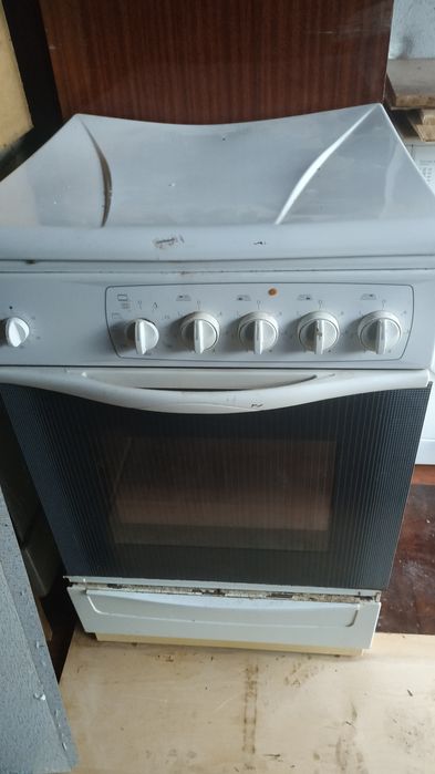 Продам электроплита Indesit