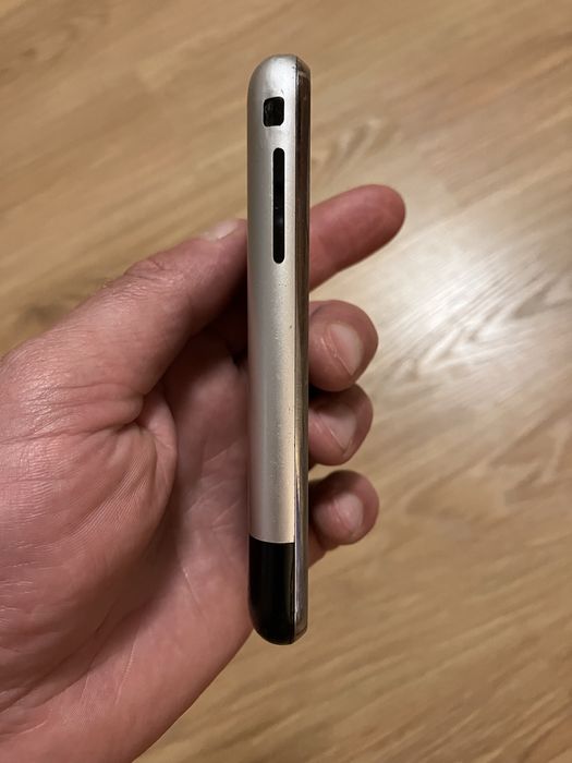 Iphone 2g 8 gb продам.