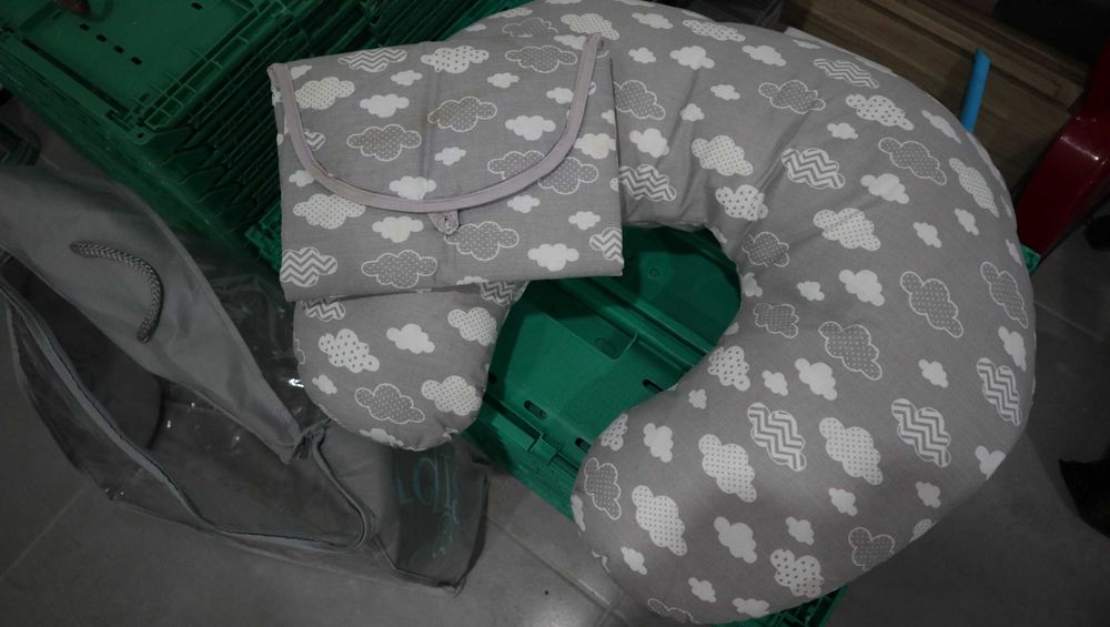 Conjunto bebé - Almofada amamentação e muda fraldas
