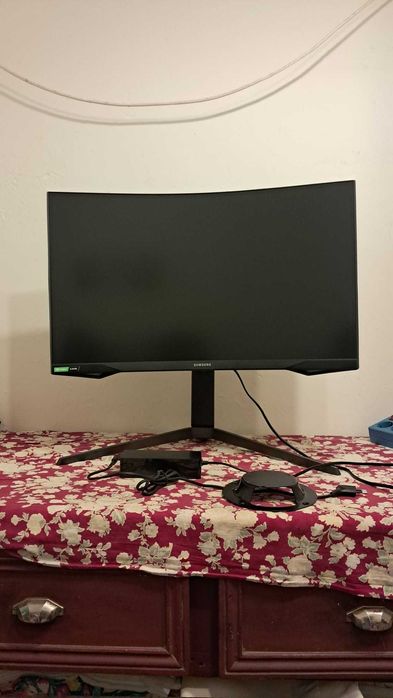 Samsung odyssey g7 1440p 240hz 27"