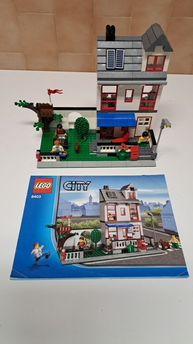 LEGO 8403 - City House