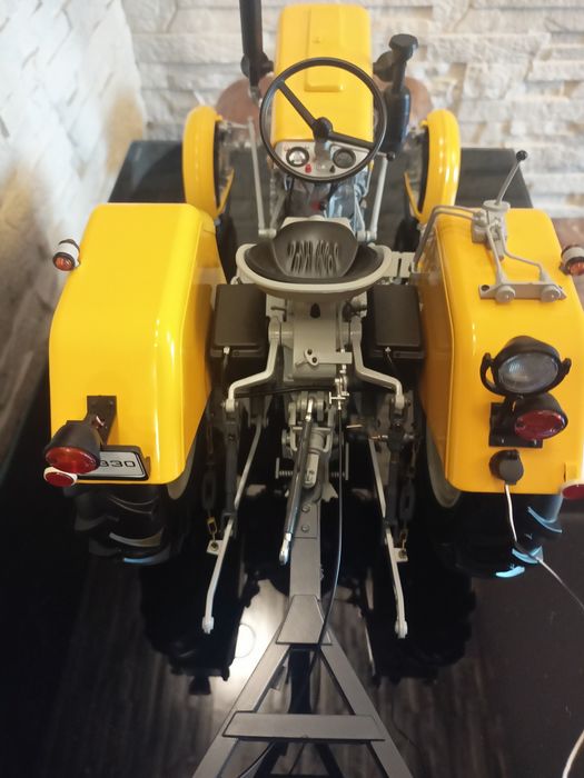 Traktor Ursus C-330 DeAgostini