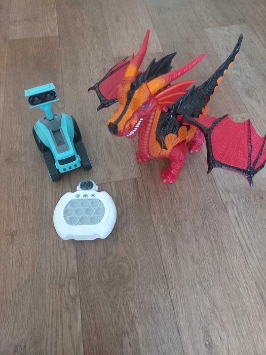 Іграшки різні+дракон одним лотом