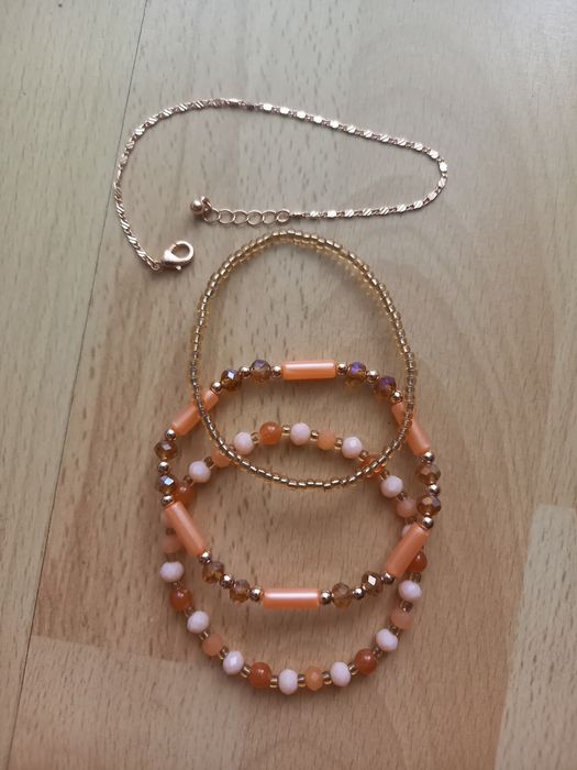 Sprzedam zestaw bransoletek Avon