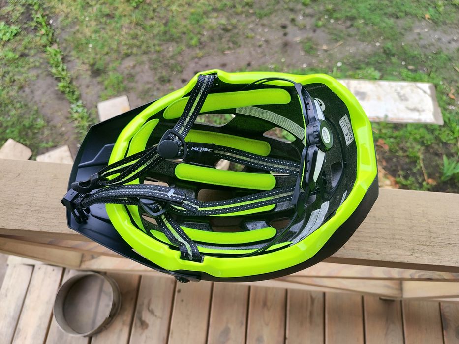 Професійний вело шолом