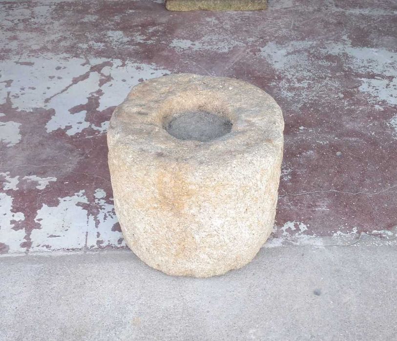 Antiga pedra em granito