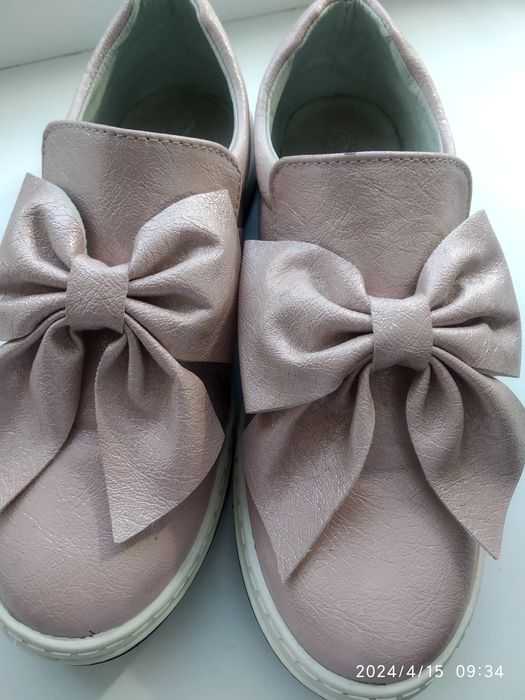 Туфельки на вузеньку ніжку