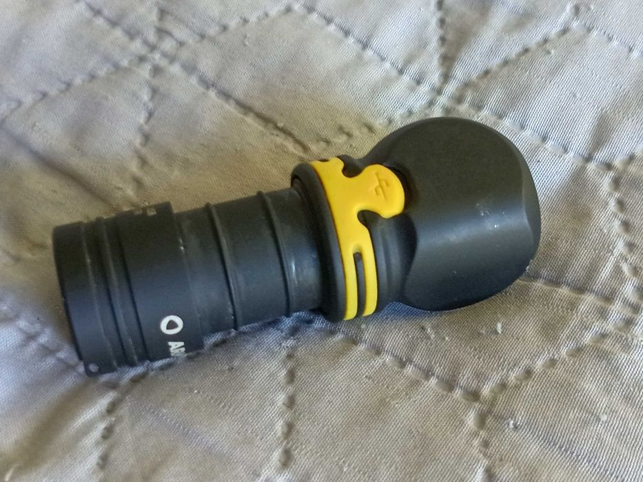 Latarka czołowa, kątowa armytek elf c1 białe(zimne) światło