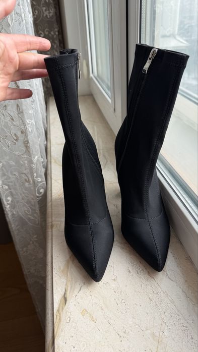 Ботинки легкі 38 р. Нові!