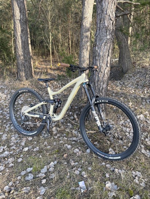 Dartmoor thunderbird superenduro pro / Fox 38 / shimano /fox float x.