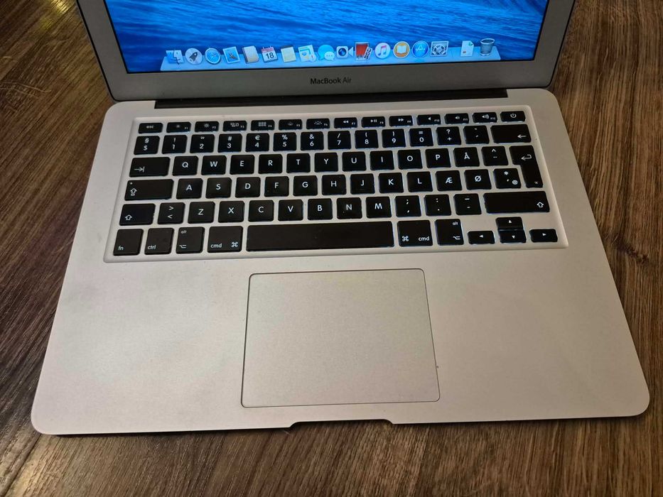 MacBook Air A1466 i5/4Gb/SSD/BateriaOK/macOS X
