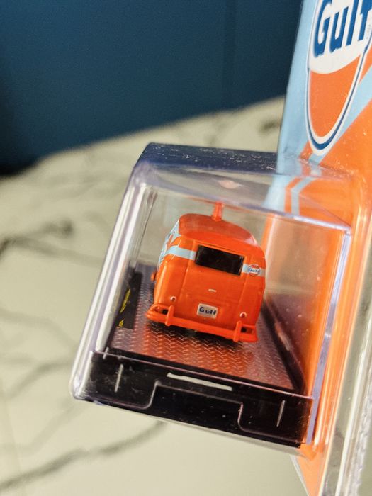 M2 Machines MiJo Exclusives 1960 VW Delivery Van GULF Volksvagen T2 T1